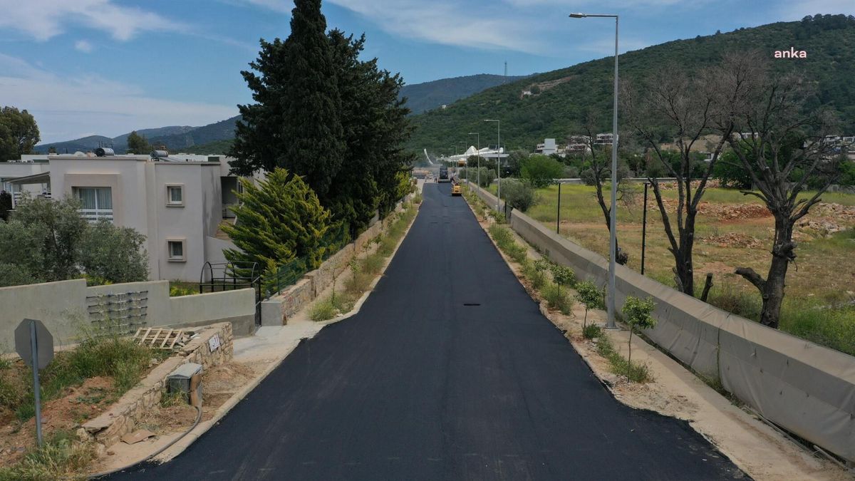Bodrum Belediyesi Torba Mahallesi'nde Asfaltlama Çalışmalarını Sürdürüyor