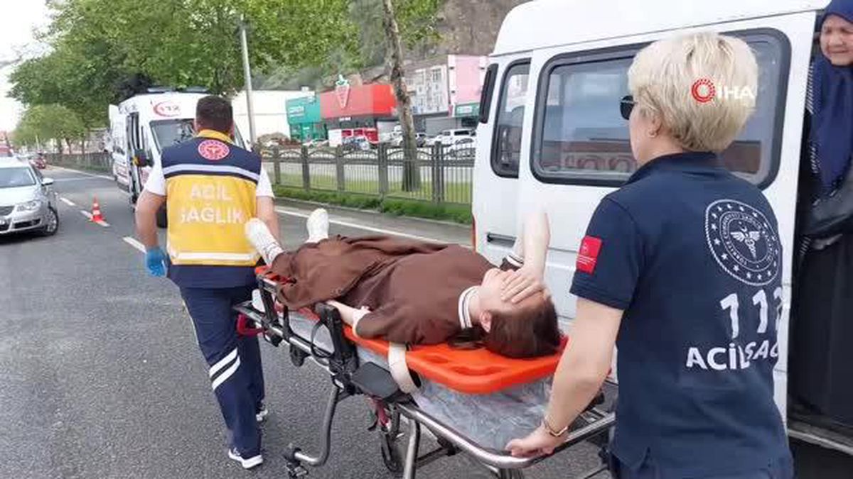 Cumhurbaşkanı Erdoğan'ın mitingine giden konvoyda zincirleme kaza: 4 yaralı