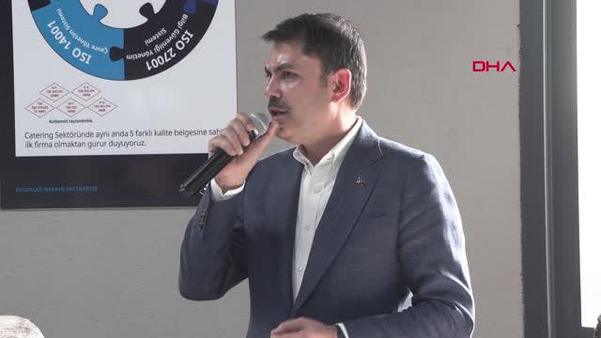 İSTANBUL-BAKAN KURUM: TUZLA'DAKİ TERSANEDE İŞÇİLERLE BİR ARAYA GELDİ