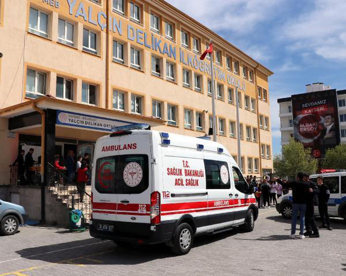 Kayseri'de ortaokulda kız öğrenci bıçaklandı