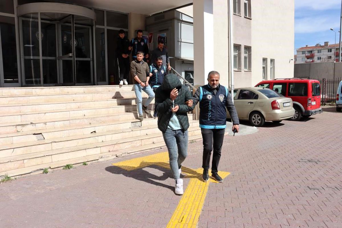 'Oyun konsolu satıyoruz' diyerek 260 bin TL dolandıran 3 kişi tutuklandı