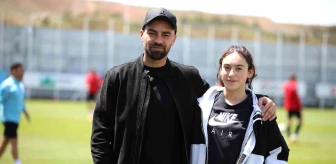 Sivassporlu eski futbolcu Kadir Bekmezci'den kulübe vefa ziyareti