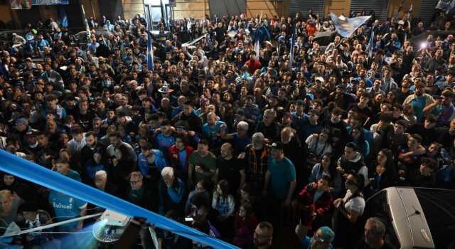 Ve hasret bitti! Napoli, İtalya Ligi'nde 29 yıl sonra şampiyon oldu