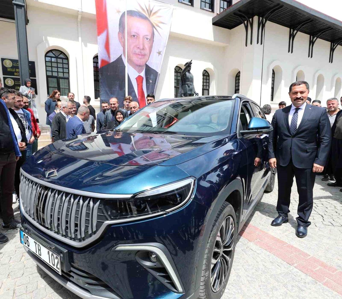 Amasya Valisi Masatlı, TOOG ile şehir turu attı