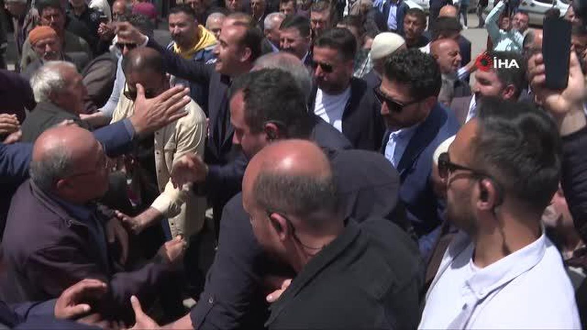 Bakan Akar: 'Bizi durdurmayacaklar, bunlar beyhude gayret'