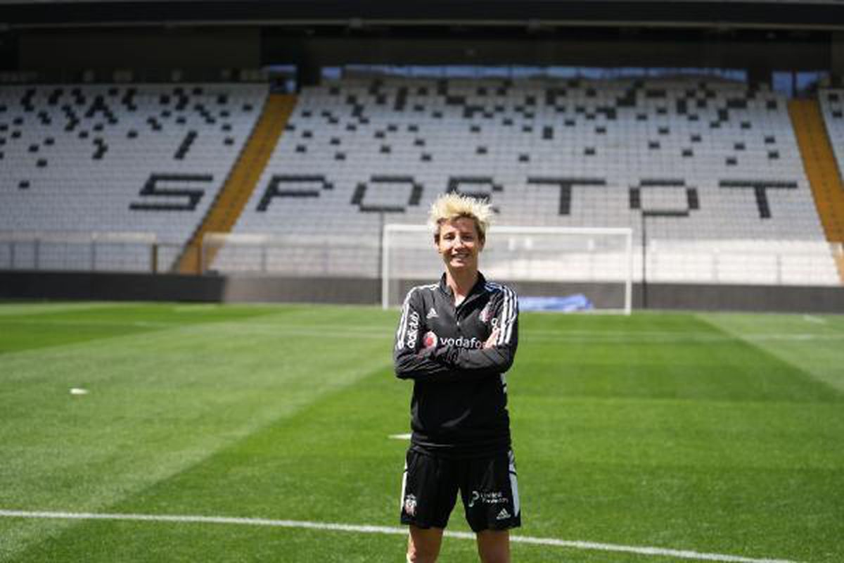 Esra Erol: 'Kadın futbolu son 4-5 senedir iyi yerlere geldi'