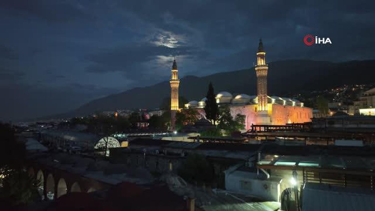 Bursa'nın kalbinde tarihi dönüşüm... Tarihi mescitte 65 yıl sonra ilk Cuma