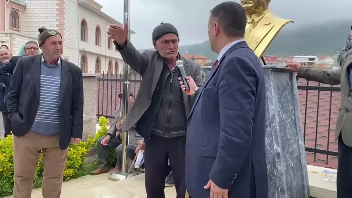 Bursalı Yurttaştan Tepki: 'Doktorlar Olmasaydı Benim Gelinim Şimdi Toprağın Altına Girecekti. Sağlıkçılar Giderse Gitsin... Sığır Gidiyor Sanki'