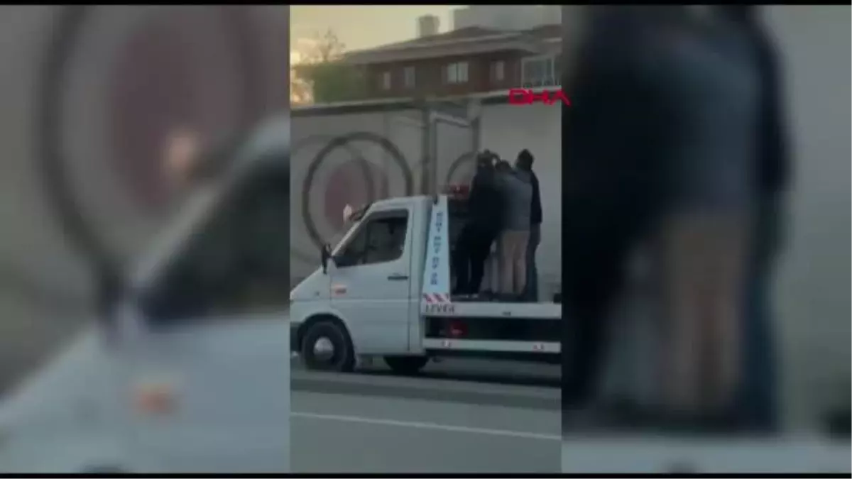 Çekmeköy'de tehlikeli yolculuk kamerada