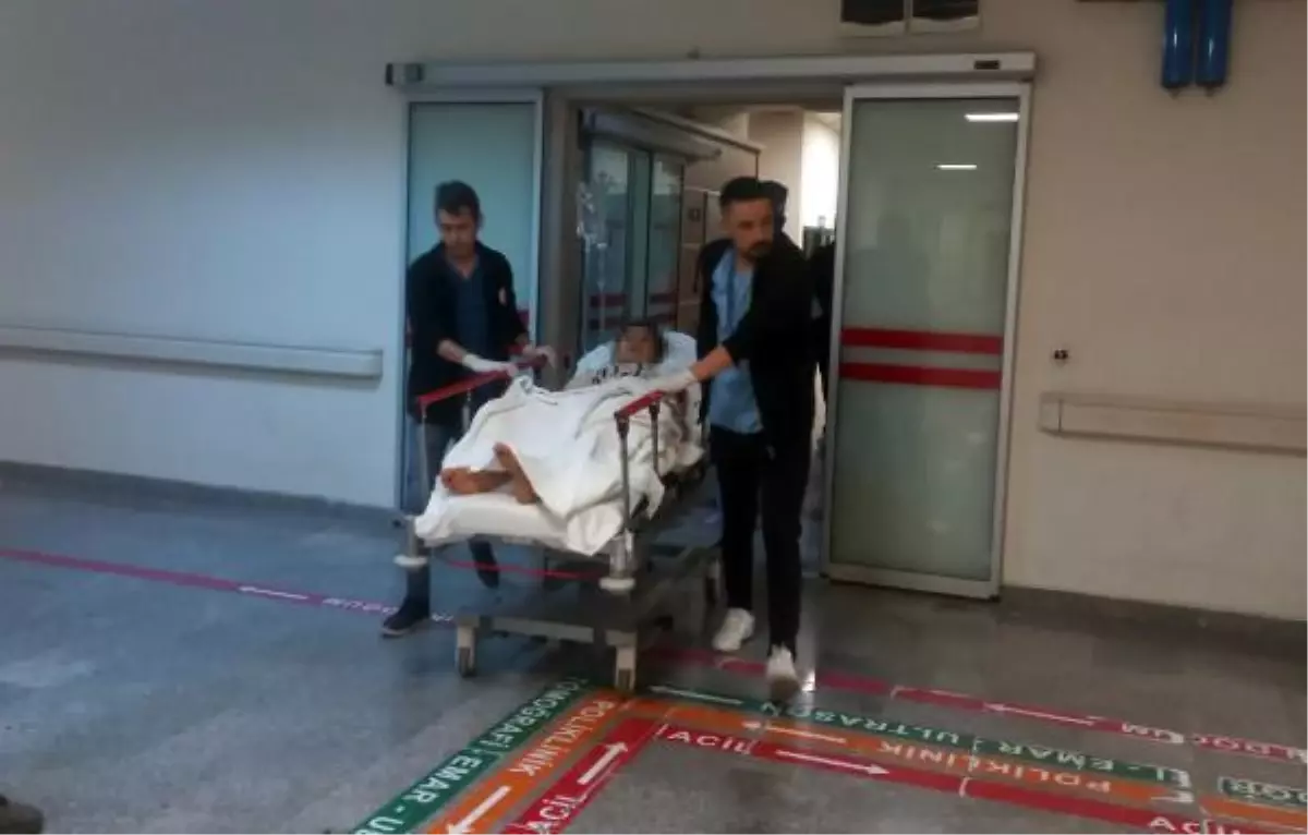 Eski erkek arkadaşının yeni sevgilisiyle tartışan genç kız bıçaklandı