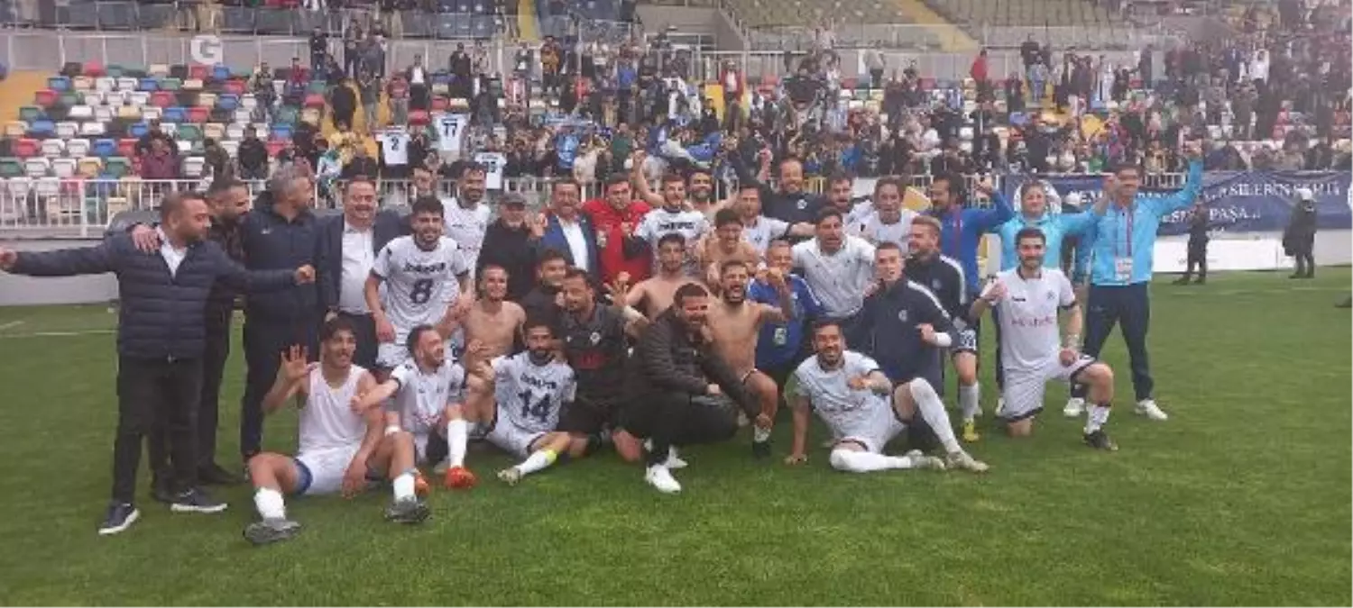 İzmirspor Bölgesel Amatör Lig'e yükseldi