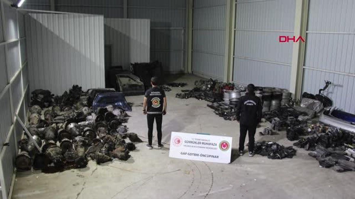 Kilis'te 10 Milyon Lira Değerinde Kaçak Otomobil ve Yedek Parçaları Ele Geçirildi