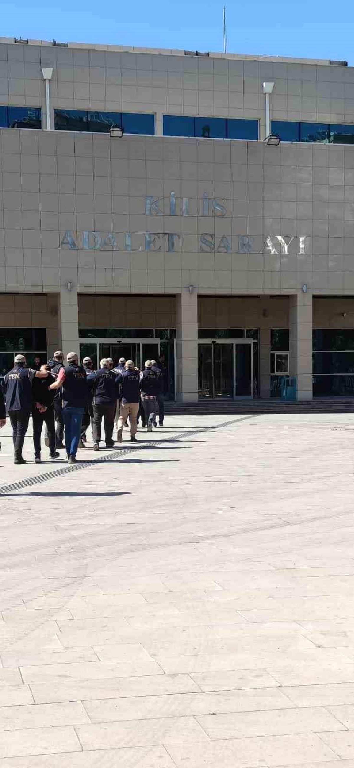 Kilis'te terör örgütü DEAŞ operasyonunda yakalanan 5 zanlıdan 3'ü tutuklandı
