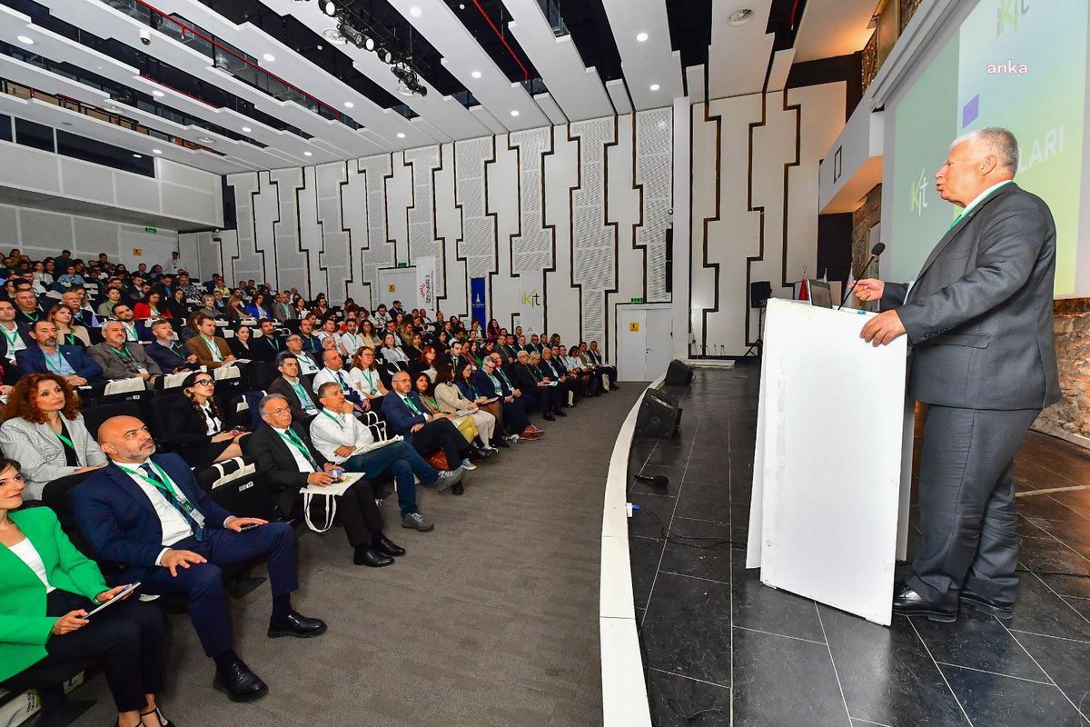 İzmir'in İklim Nötr ve Akıllı Şehirler Misyonu çalışmaları tanıtıldı