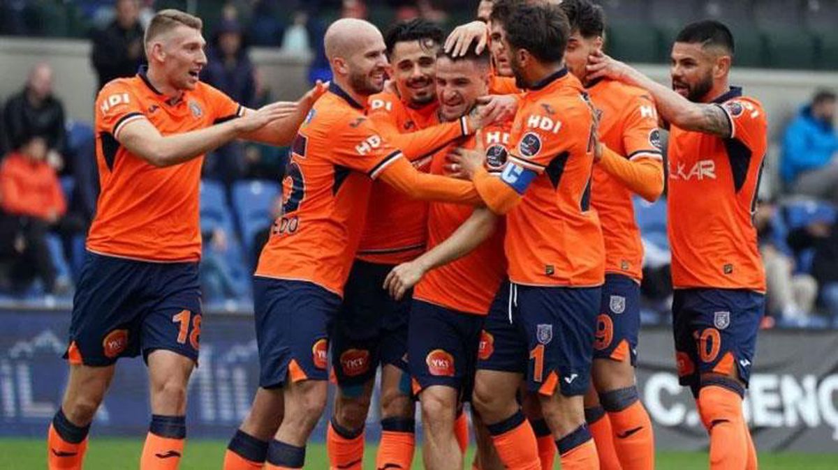 Kulüp açıklama yaptı! Başakşehir'in yıldızı, Galatasaray maçında forma giyebilecek mi?