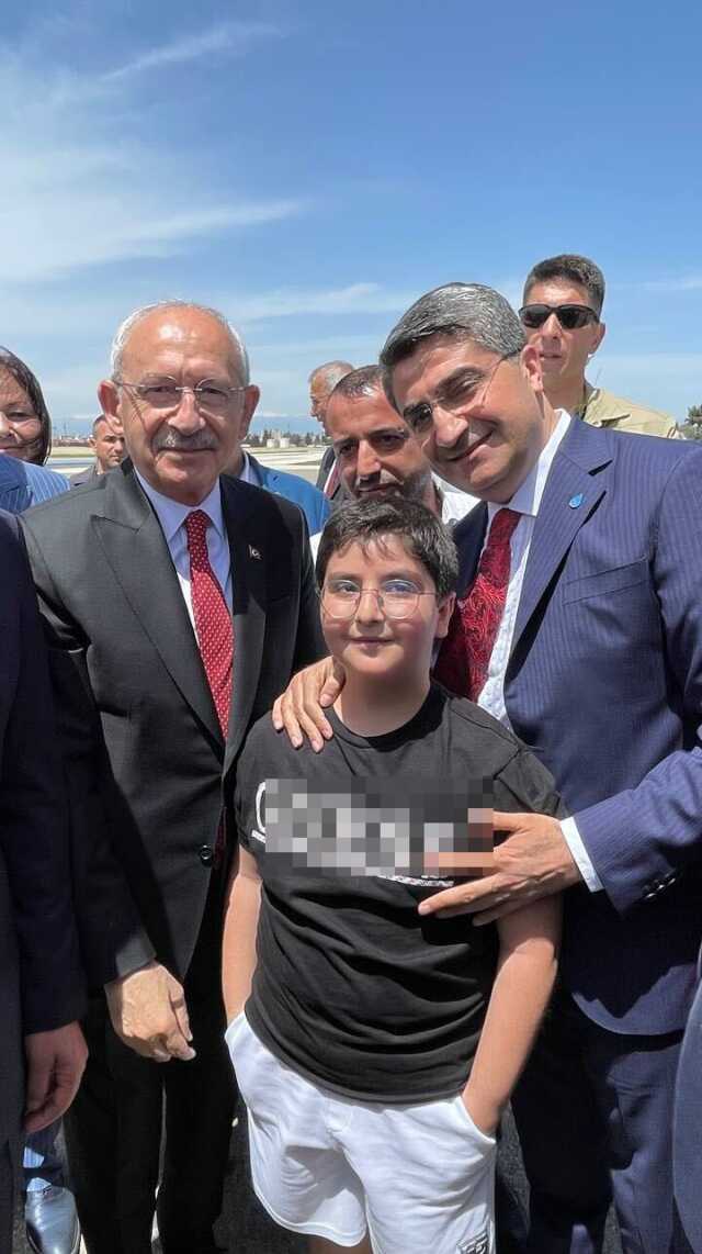 Miting için Mersin'e giden Kılıçdaroğlu'nu CHP milletvekili adayı Mehmet Emin Ekmen karşıladı