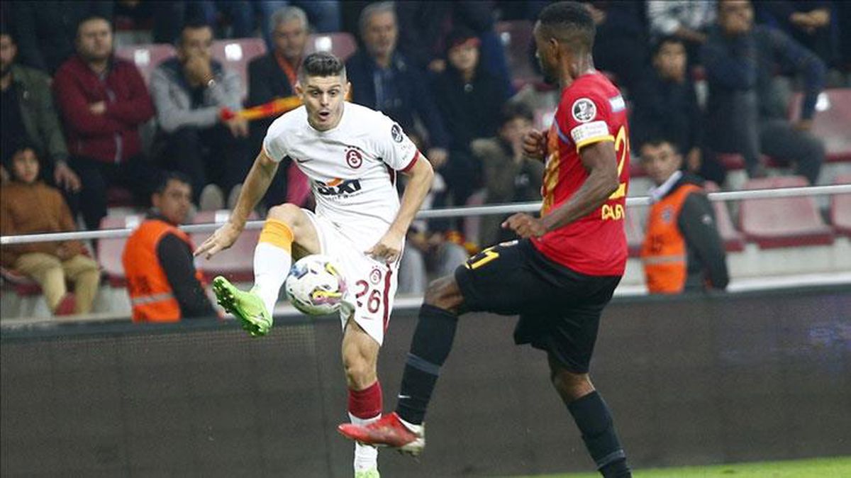 Sezon sonu kılıçlar çekilecek! Galatasaray'ın yıldızı Rashica'ya Fenerbahçe kanca attı