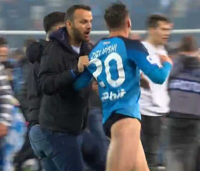 Tarihi şampiyonluğa damga vuran an! Napoli'nin yıldızı Zielinski sahada ne yapacağını şaşırdı