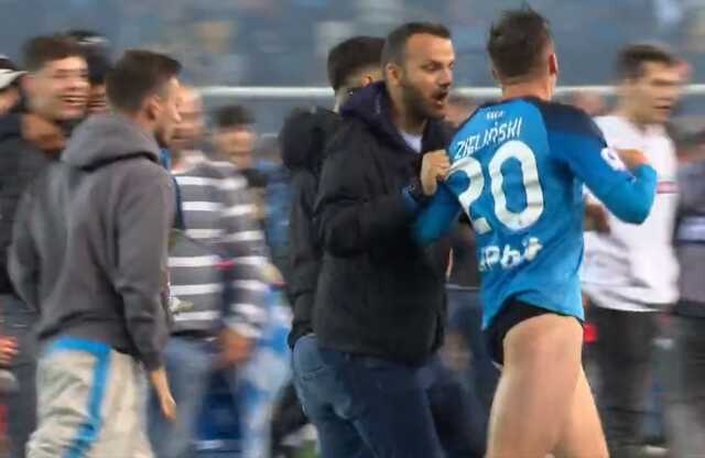 Tarihi şampiyonluğa damga vuran an! Napoli'nin yıldızı Zielinski sahada ne yapacağını şaşırdı