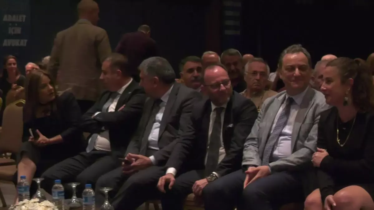 TBB Başkanı Sağkan: 'Ülkemizin En Karanlık Dönemlerinde, Demokrasiden En Çok Uzaklaşılan Anlarında 'Hukuksuzluğun Tam da Karşısındayız' Deme Cüretini...