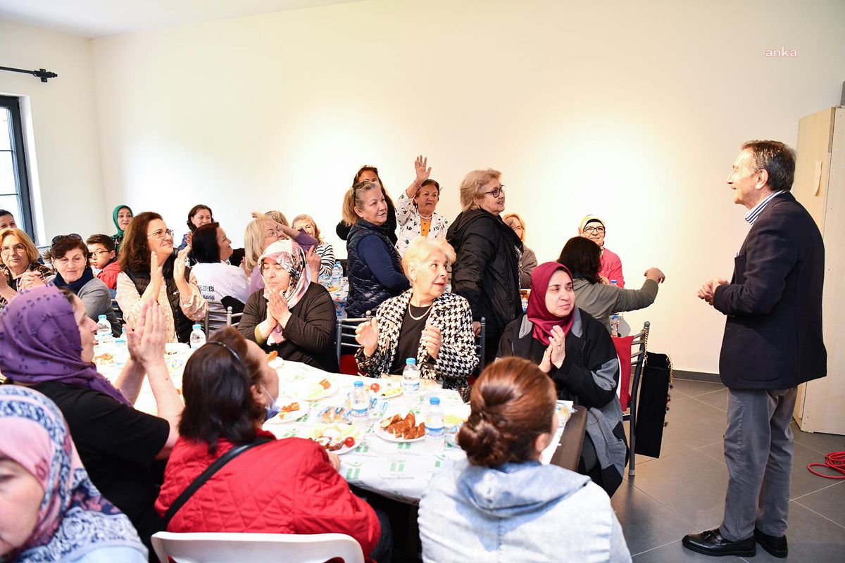 Tepebaşı Belediye Başkanı Ahmet Ataç Kursiyer Kadınlarla Bir Araya Geldi