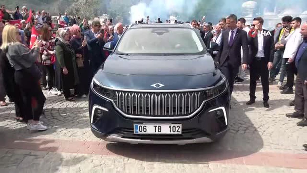 Togg Amasya'da görücüye çıktı, vatandaşlar selfie yaptı