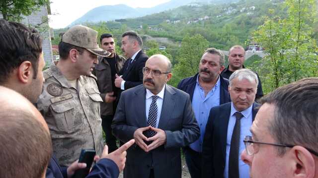 Trabzon'da belediye otobüsü şarampole yuvarlandı