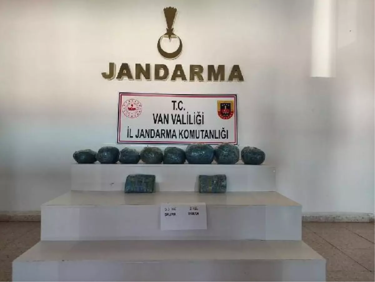 Van'da 2 kilo esrar ve 5,5 kilo skunk ele geçirildi