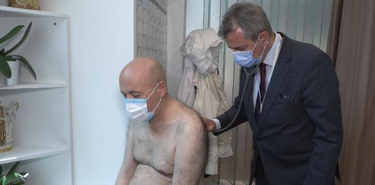 45 Yıldır İçtiği Sigarayı Bırakıp İki Kanseri de Yenen Hastanın Hikayesi
