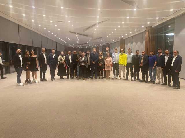 13 yıldır gençlerin hayallerini gerçekleştiriyorlar! Gençlik Otobüsü projesinin sponsorları bir araya geldi 13 yıldır gençlerin hayallerini gerçekleştiriyorlar! Gençlik Otobüsü projesinin sponsorları bir araya geldi