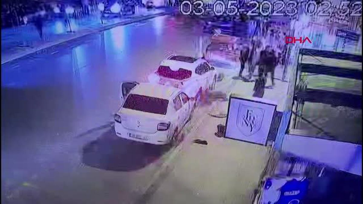 Gece kulübü çıkışında kavgaya karıştı; iki kişiyi otomobille ezdi