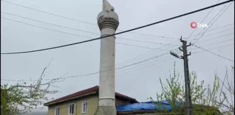 Bilecik'te cami minaresine yıldırım düştü