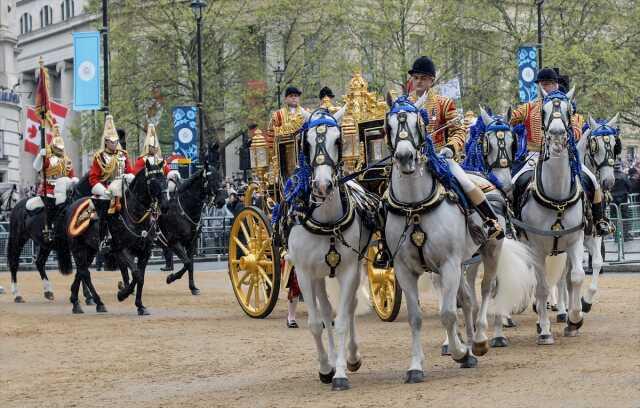 Dünyanın gözü burada! Kral 3. Charles'ın taç giyme töreni protestoların gölgesinde başladı Dünyanın gözü burada! Kral 3. Charles'ın taç giyme töreni protestoların gölgesinde başladı