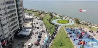 İzmir'de TCG Anadolu için kilometrelerce kuyruk