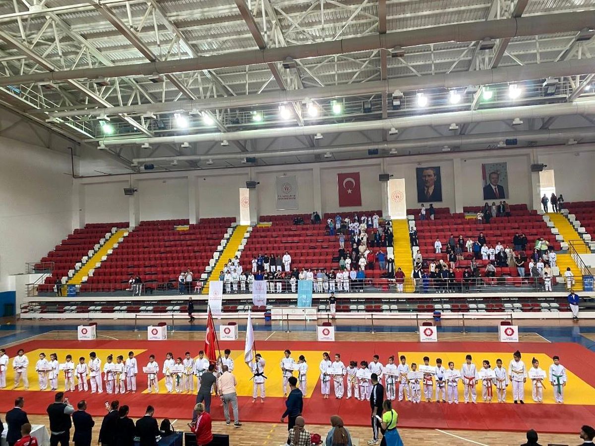 Karaman'da Türk Dil Kupası Judo Şampiyonası başladı