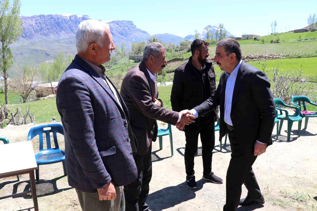Siirt Valisi Hacıbektaşoğlu, Pervari'de vatandaşlarla bir araya geldi