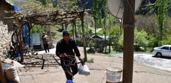 Beytüşşebap'ta elektrik bölümü üniversite öğrencisi yaptığı çalışmalarla köylerin ihtiyacını karşılıyor