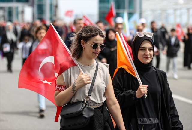 'Büyük İstanbul Mitingi' için Atatürk Havalimanı Millet Bahçesi'ne girişler başladı