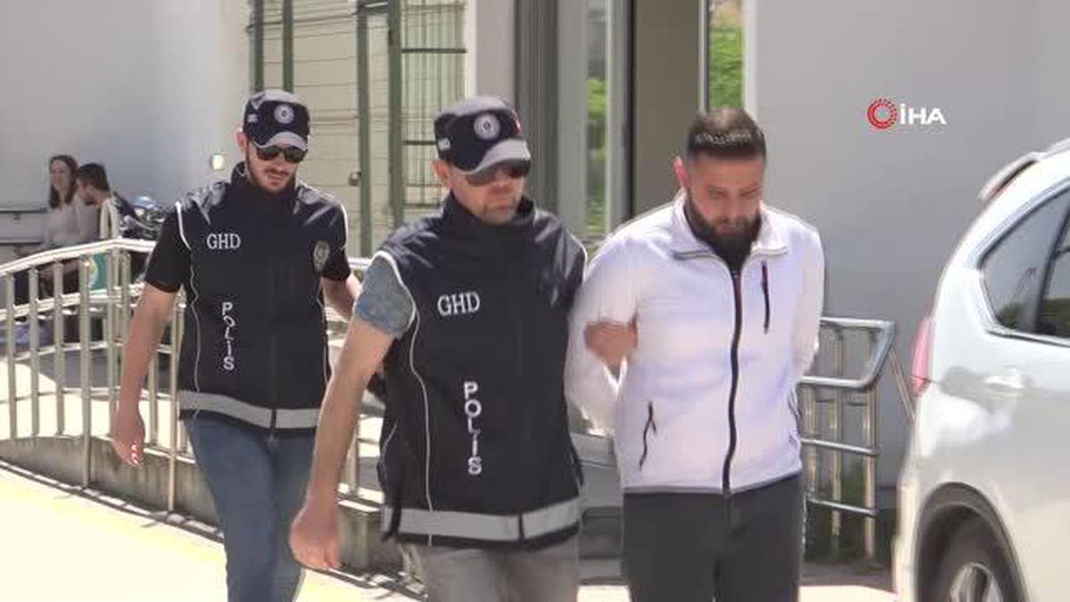 Kaçak göçmen taşıyan 2 kişi yakalandı