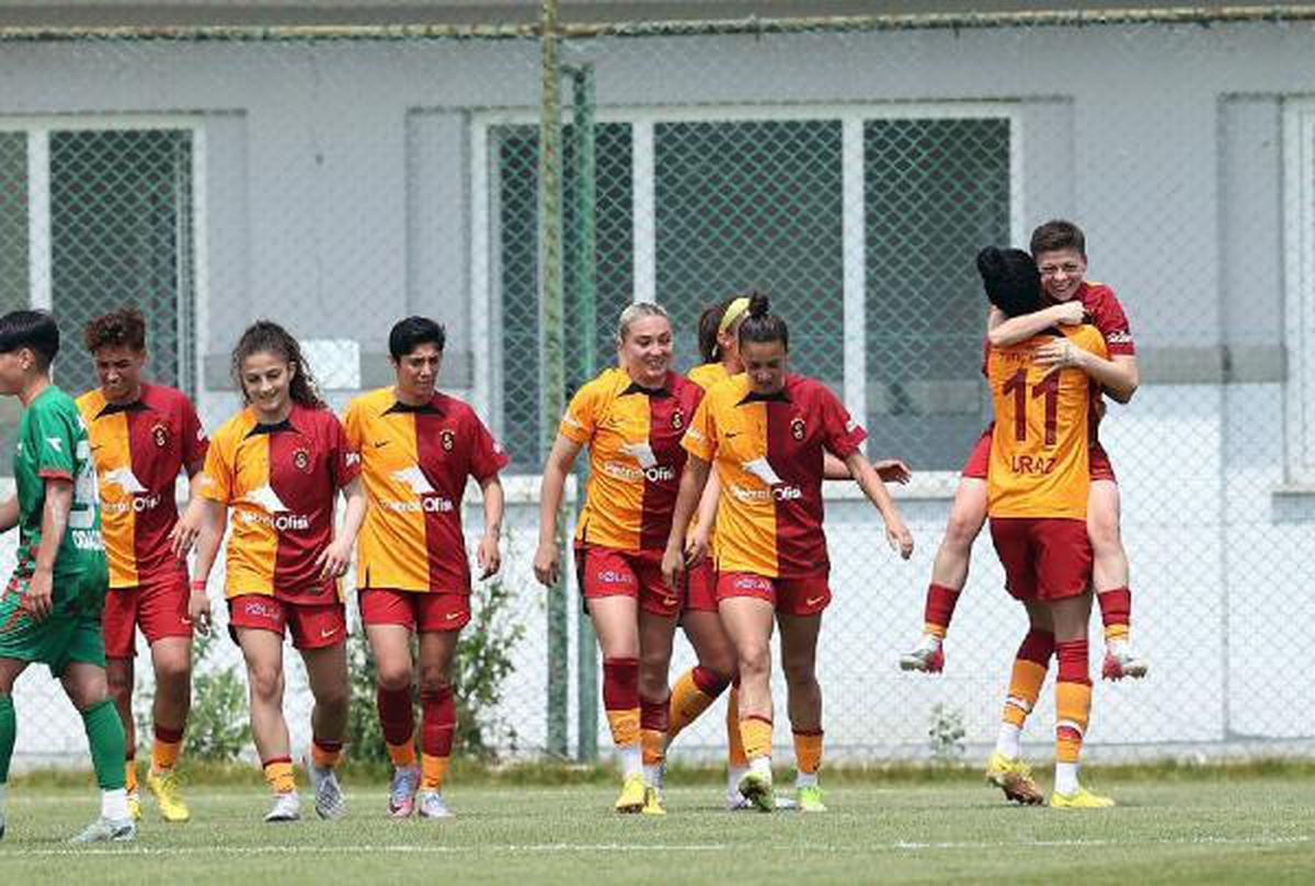 Kadınlar Süper Ligi'nde yarı finalistler belli oldu