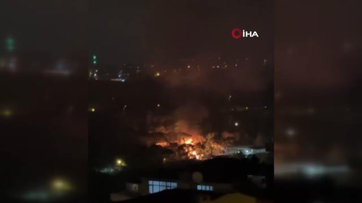 Kağıthane'de hurdalıkta yangın