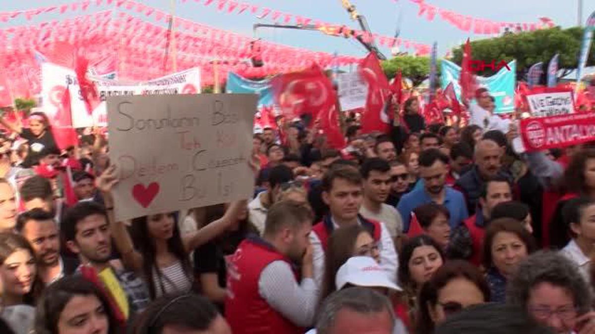 KILIÇDAROĞLU 'ACABA NE OLUR DA BİZ İKTİDARI BIRAKMAYIZ' DİYE ARAYIŞ İÇİNDELER