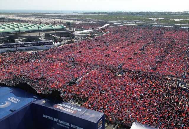 Son Dakika: Cumhurbaşkanı Erdoğan, AK Parti'nin Büyük İstanbul Mitingi'nde vatandaşlara sesleniyor