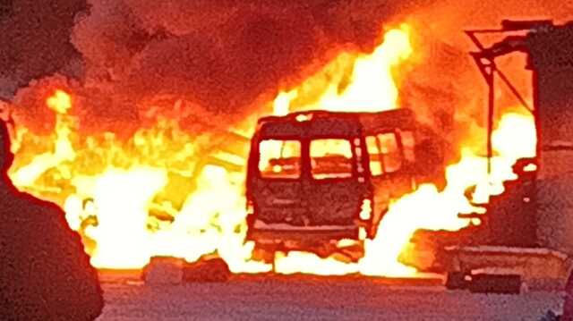 Son Dakika: Hatay'da kontrolden çıkan kamyon, asker uğurlayan kalabalığın arasına daldı: 12 ölü, 3'ü ağır 31 yaralı