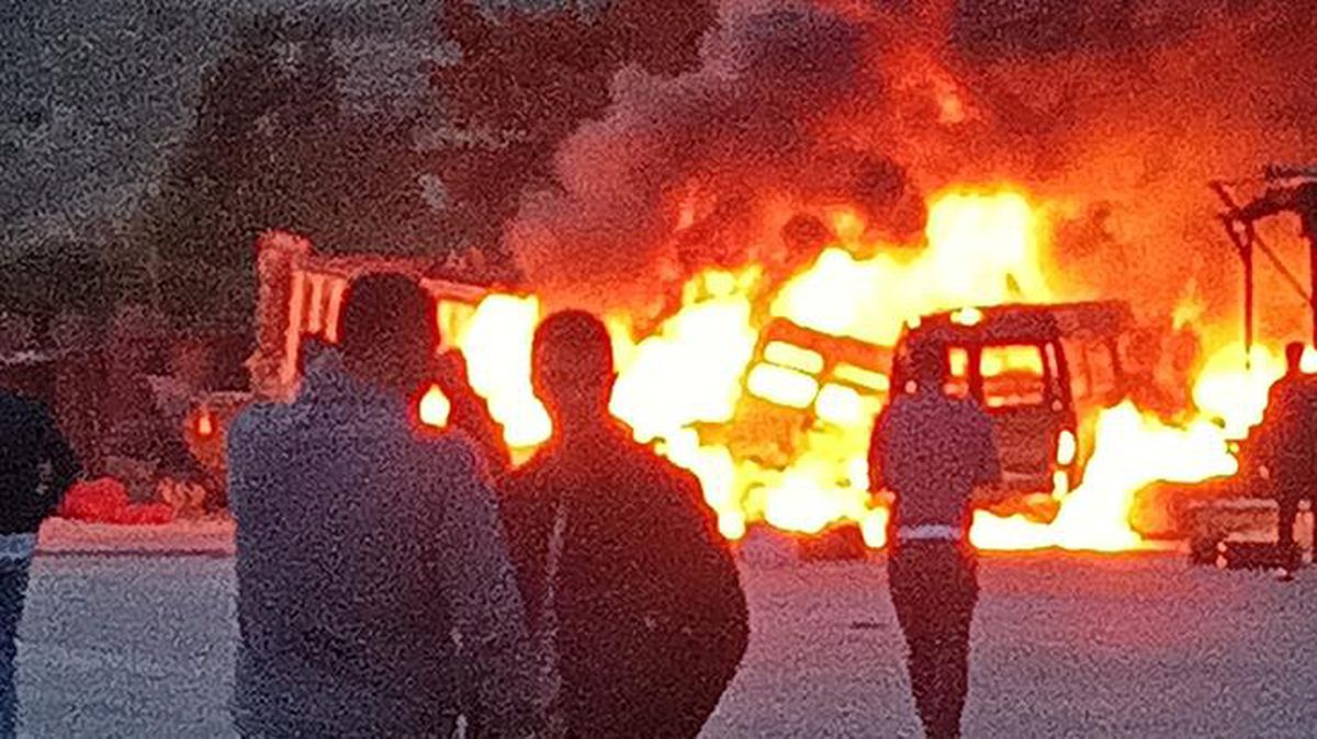 Son Dakika: Hatay'da kontrolden çıkan kamyon, asker uğurlayan kalabalığın arasına daldı: 12 ölü, 3'ü ağır 31 yaralı