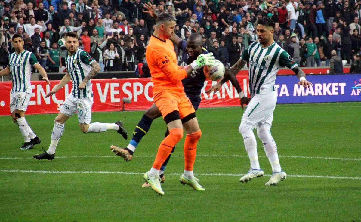 Spor Toto Süper Lig: Giresunspor: 0 Fenerbahçe: 1 (Maç devam ediyor)
