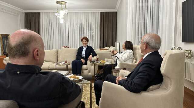 Akşener, Kılıçdaroğlu ve eşini ağırladı! Fotoğraf bu kez mutfaktan değil salondan geldi