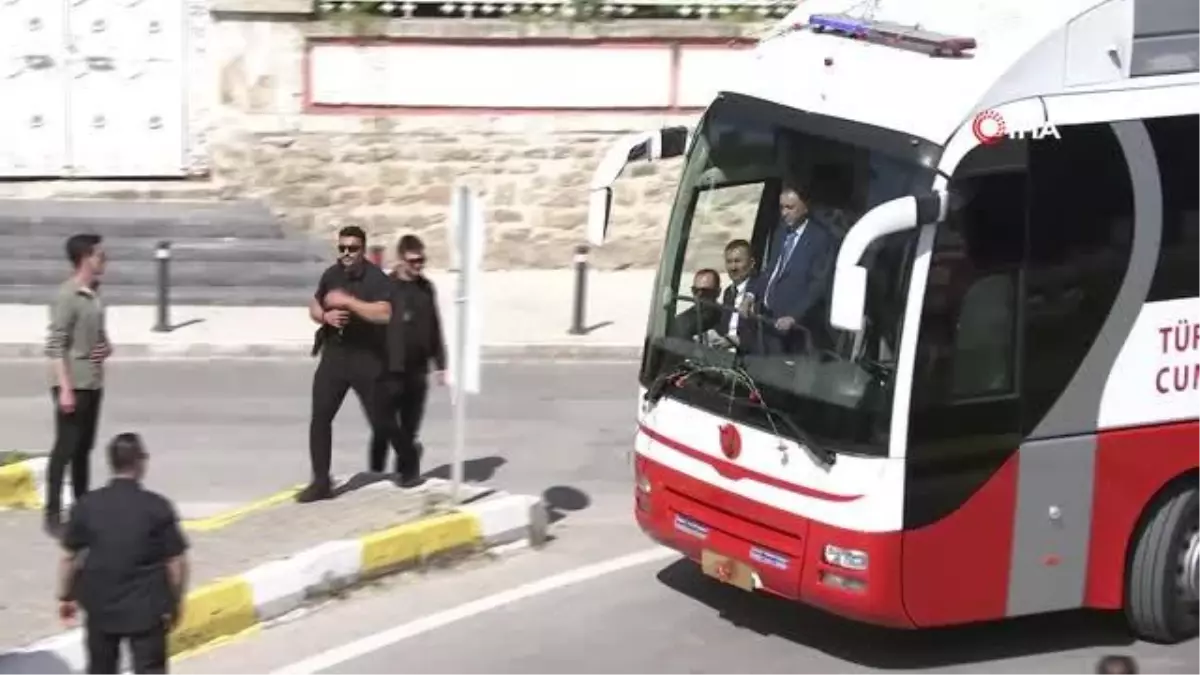 Cumhurbaşkanı Erdoğan: 'Kimine bakanlık sözü vermişler, kimine cezaevlerini boşaltma sözü vermişler.