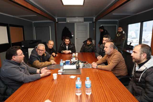 Gökmen Çiçek deprem bölgesinde unutamadıklarını anlattı Gökmen Çiçek deprem bölgesinde unutamadıklarını anlattı