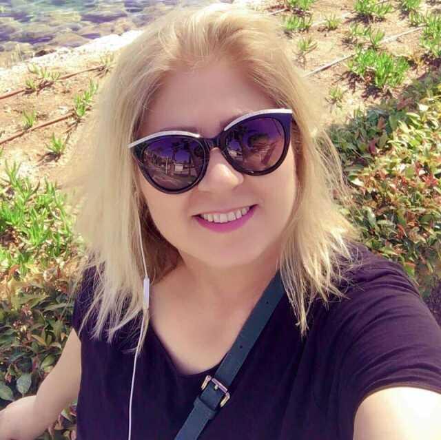 Hatay'da kamyon faciasında ölen 7 kişi, yan yana defnedildi Hatay'da kamyon faciasında ölen 7 kişi, yan yana defnedildi